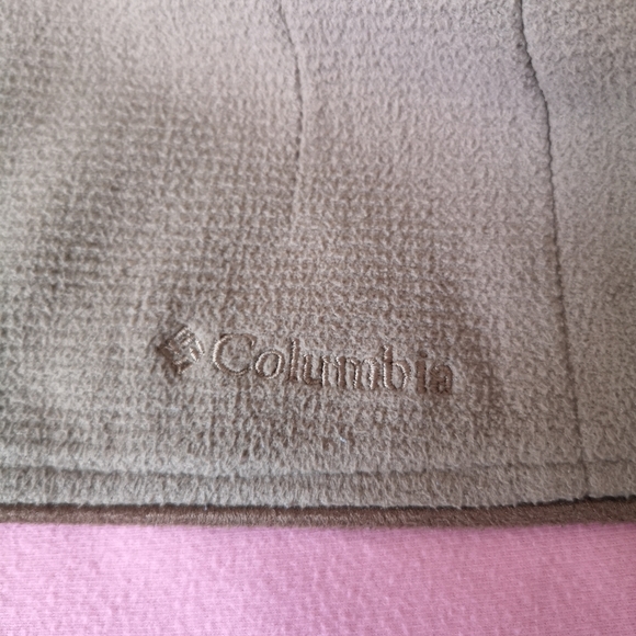 Columbia Women's Vest Size Large, Moss Green/Pink - Picture 4 of 5